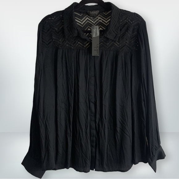 Belldini Tops - NWT Belldini Black Sheer Chevron Lace Flowy Blouse, size 2X